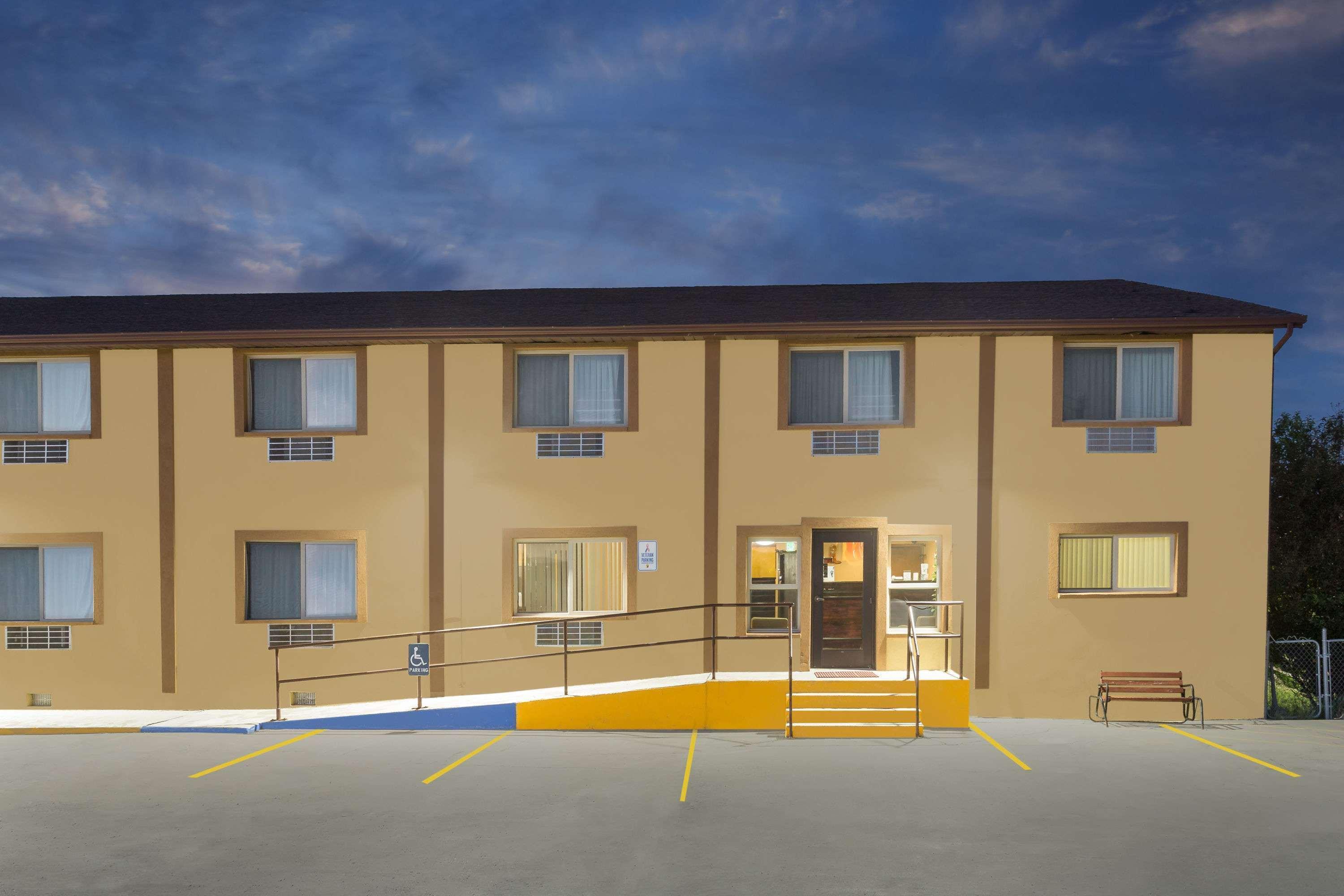 Super 8 By Wyndham Diamondville Kemmerer Екстериор снимка